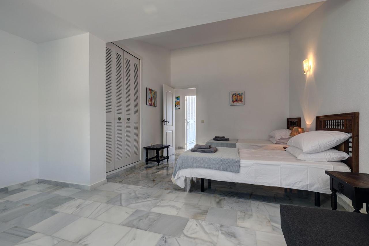 Quaint 2 Bedroom Townhouse With Pool Close To Sea! Беналмадена Екстериор снимка