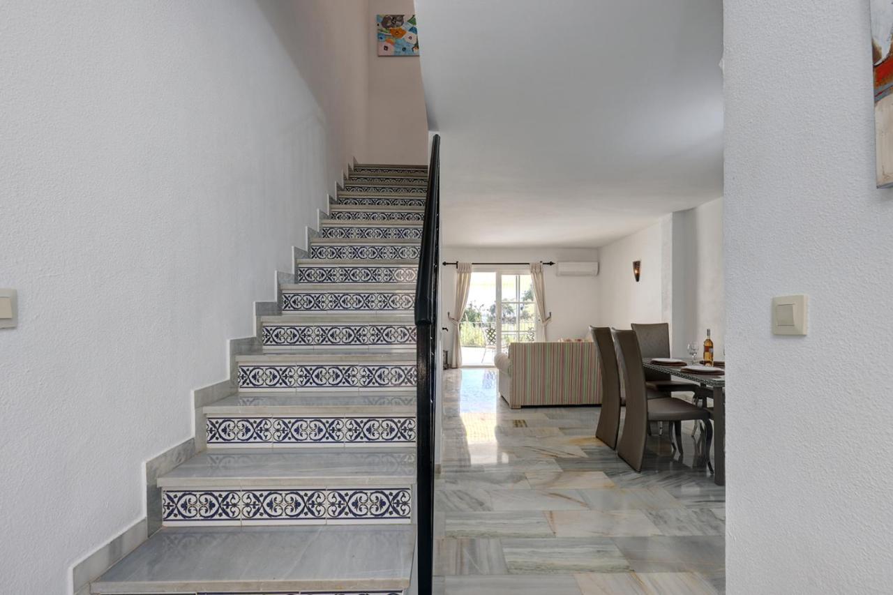 Quaint 2 Bedroom Townhouse With Pool Close To Sea! Беналмадена Екстериор снимка