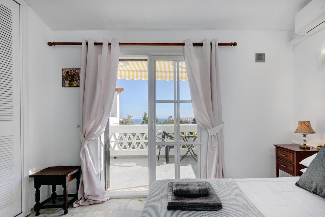 Quaint 2 Bedroom Townhouse With Pool Close To Sea! Беналмадена Екстериор снимка